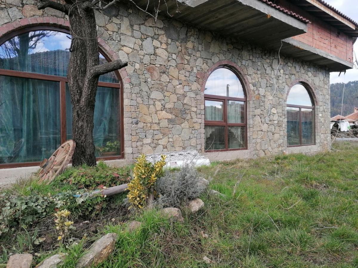Лилянината Къща Villa Kalofer Bagian luar foto